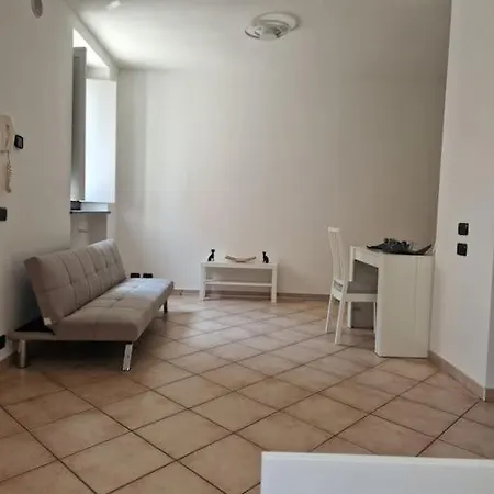 Apartament Casa Leo Malpensa *