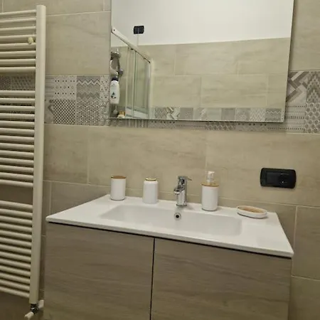 Apartament Casa Leo Malpensa *